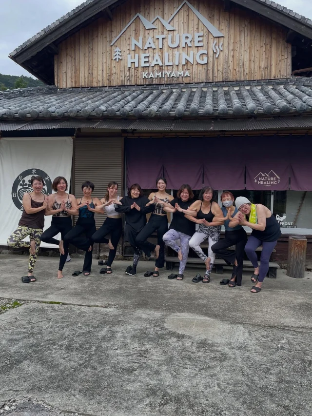 ＬＡＶＡ×ネイチャーヒーリング ヨガイベント！  新しい先生をお招きし、第１回ヨガイベントを開催しました♪
また皆様で楽しみにお越しください^_^
　　
#サウナ#水風呂#外気浴#ととのう#いやし#自然#自然治癒力#蔵サウナ#テントサウナ#キャンプ#キャンプ場#簡易宿所#民泊#宿泊#フィンランド#フィンランドサウナ#薪#薪ストーブ#神山#徳島#四国#神山まるごと高専#サ活#サウナハット#サ飯#サウナイキタイ#サウナ女子#サウナ好きと繋がりたい#ＬＡＶＡ#ヨガ